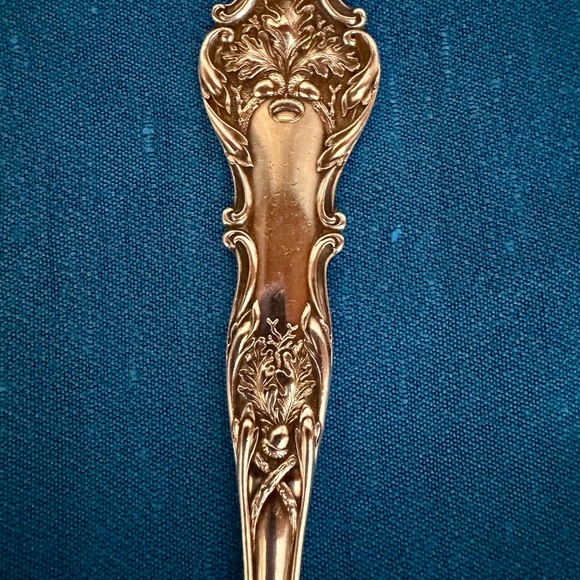 GORGEOUS! CHARTER OAK Roger Bros Meat or Serving Fork 1906 Silverplate - Picture 5 of 12